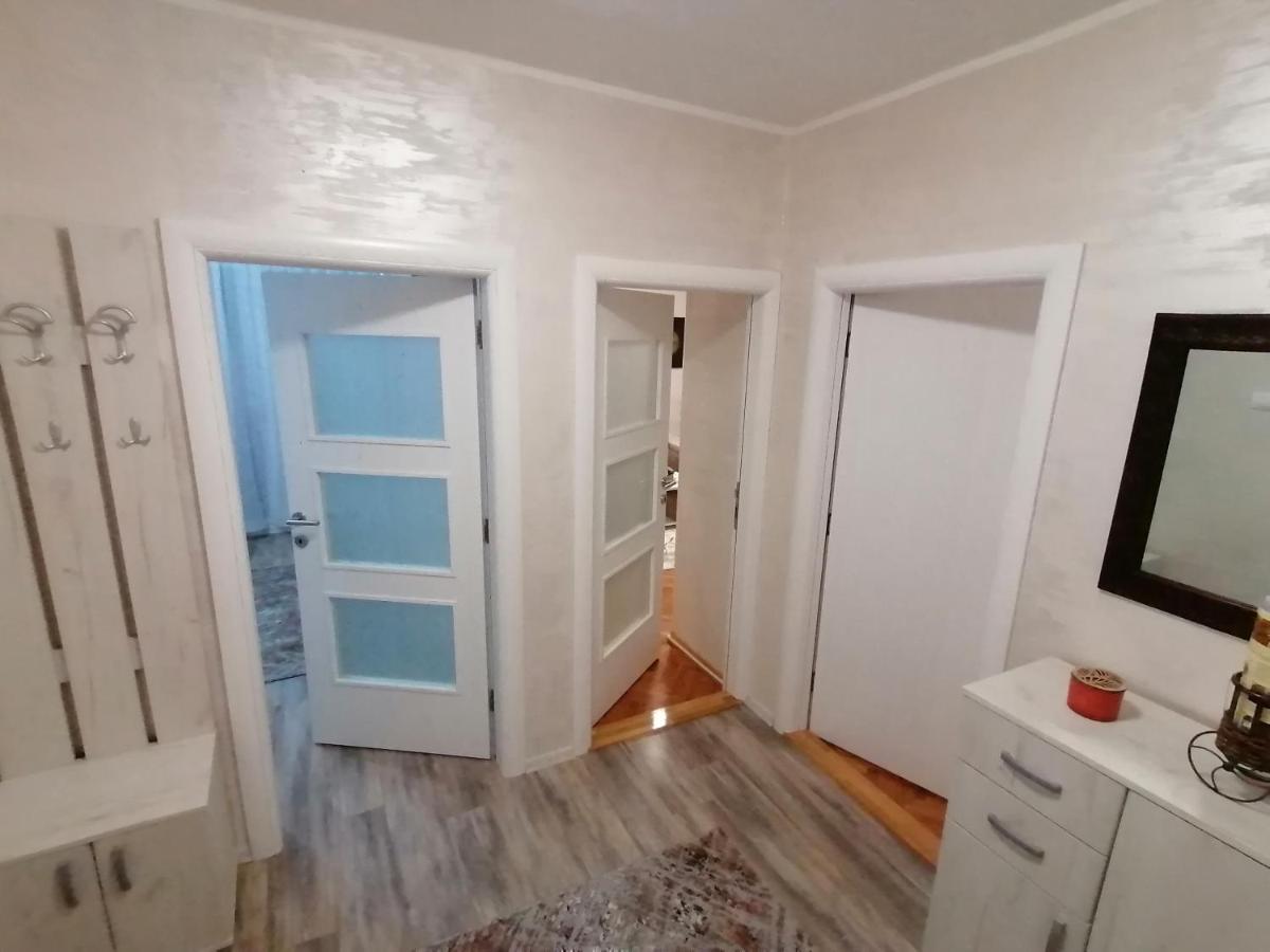 Vemiur Apartment Cacak Bagian luar foto