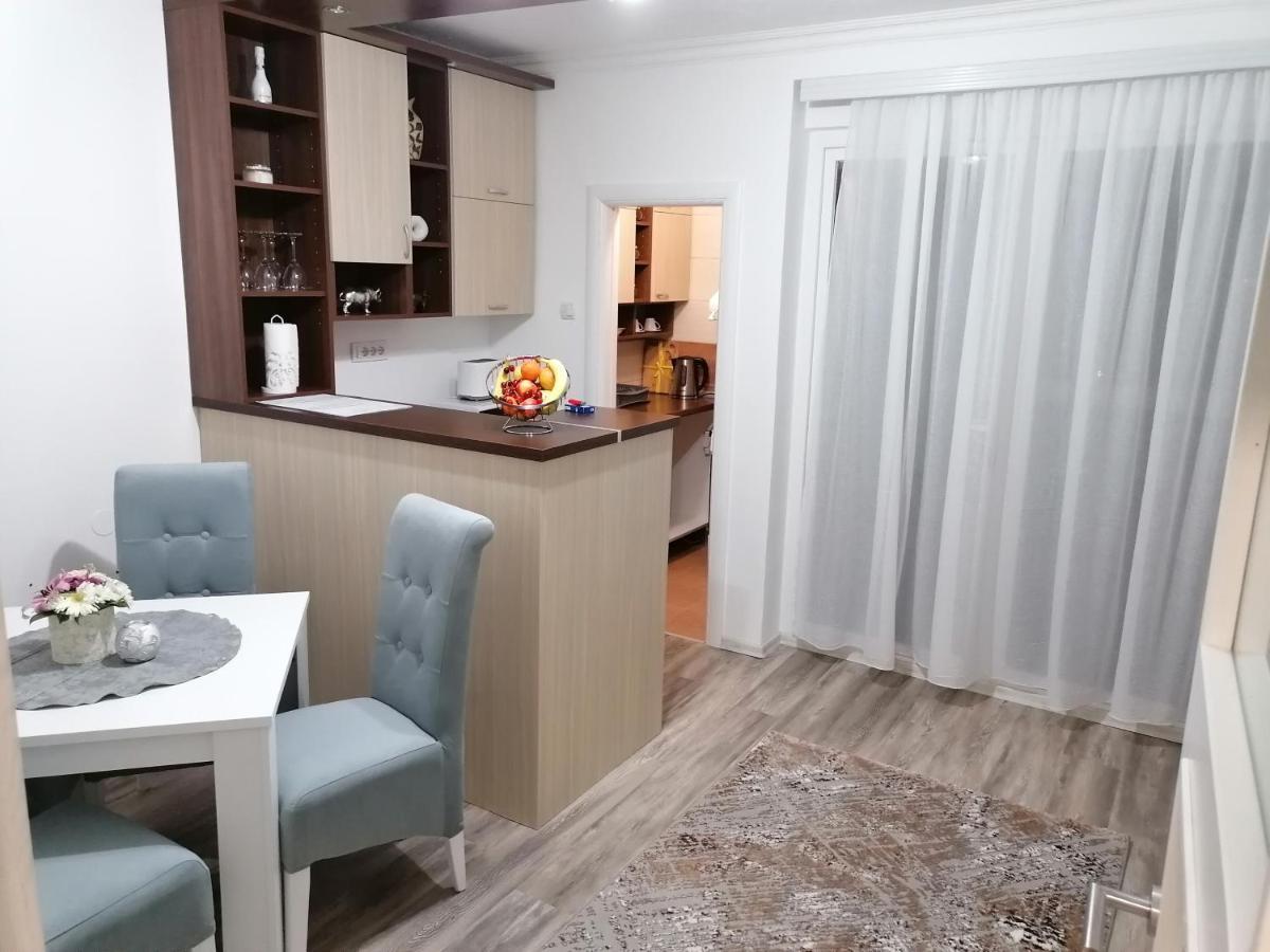 Vemiur Apartment Cacak Bagian luar foto