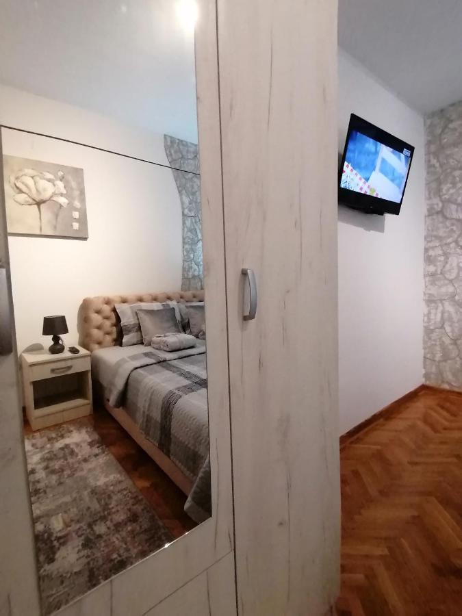 Vemiur Apartment Cacak Bagian luar foto